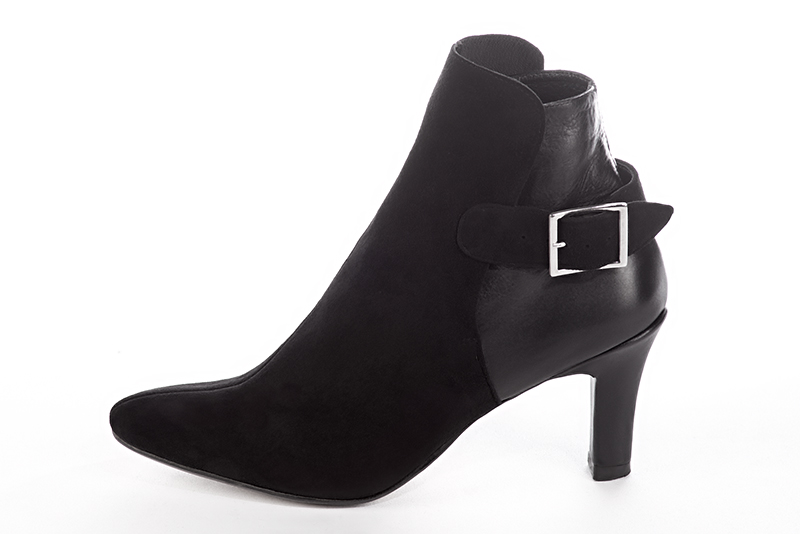 Matt black women's ankle boots with buckles at the back. Round toe. High kitten heels. Profile view - Florence KOOIJMAN